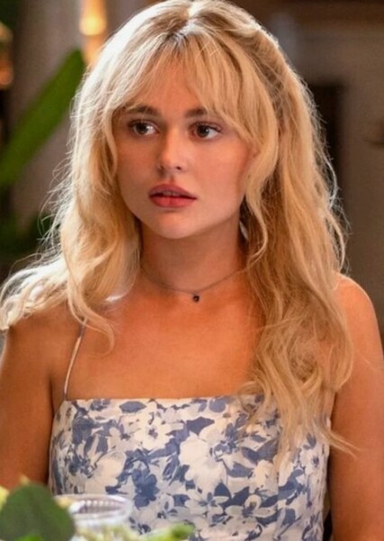 Emily Alyn Lind photo