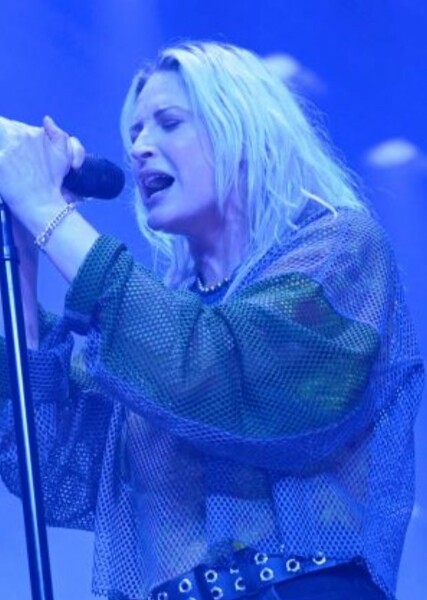 Emily Armstrong photo