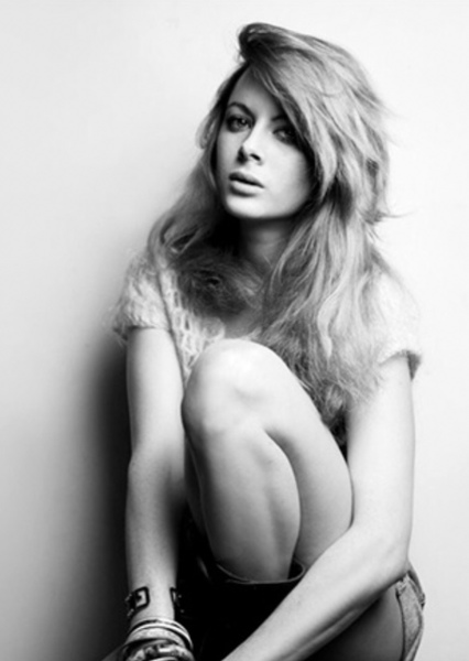 Emily Beecham photo