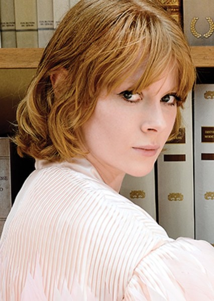 Emily Beecham photo