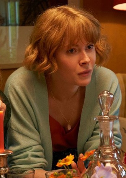 Emily Beecham photo