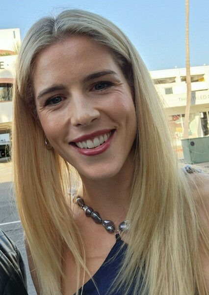 Emily Bett Rickards photo