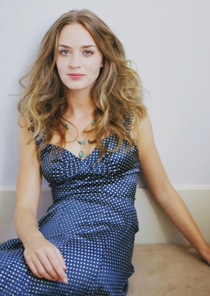Emily Blunt photo