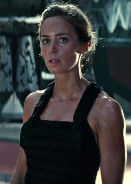 Emily Blunt photo