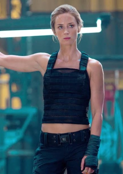 Emily Blunt photo