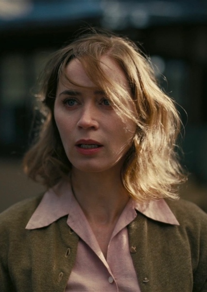 Emily Blunt photo