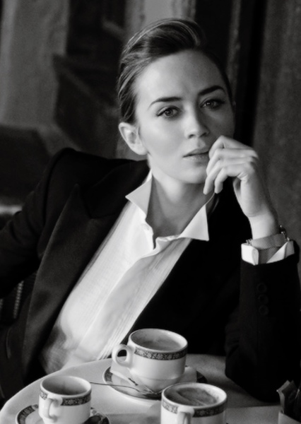 Emily Blunt photo