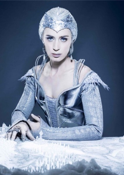 Emily Blunt photo