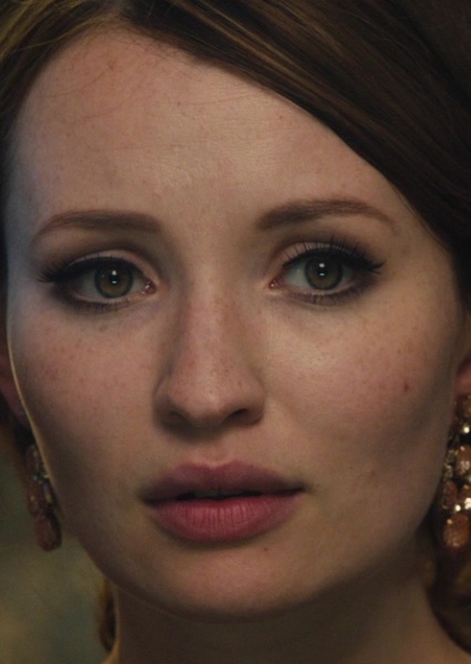 Emily Browning photo
