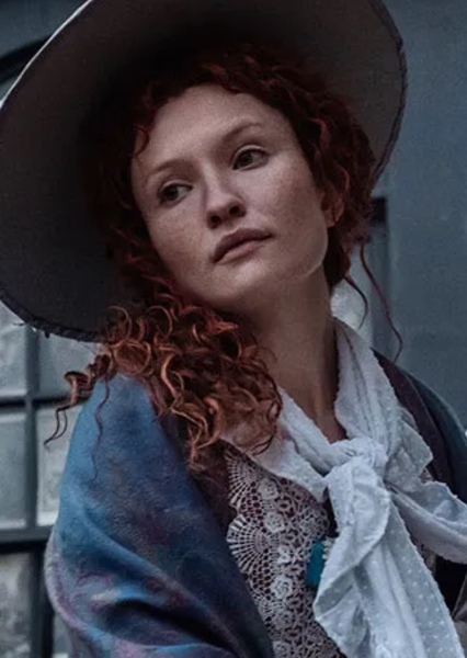 Emily Browning photo