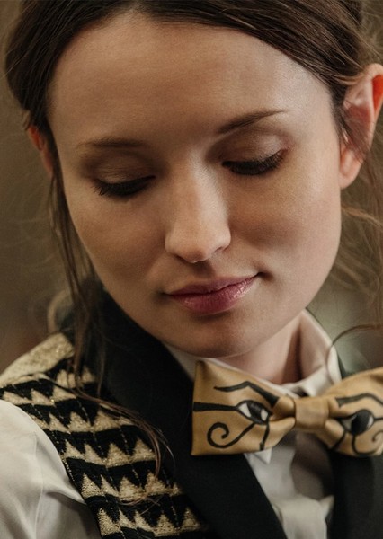 Emily Browning photo
