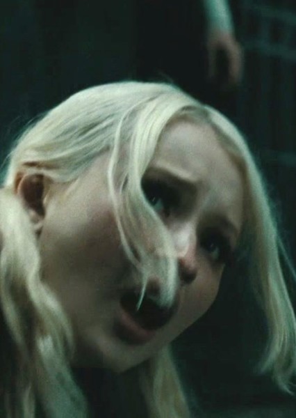 Emily Browning photo