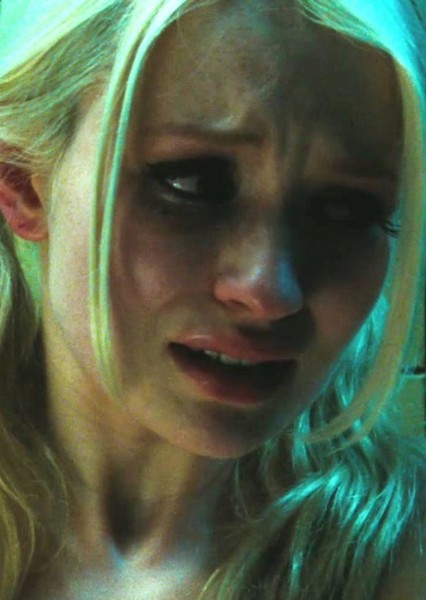 Emily Browning photo
