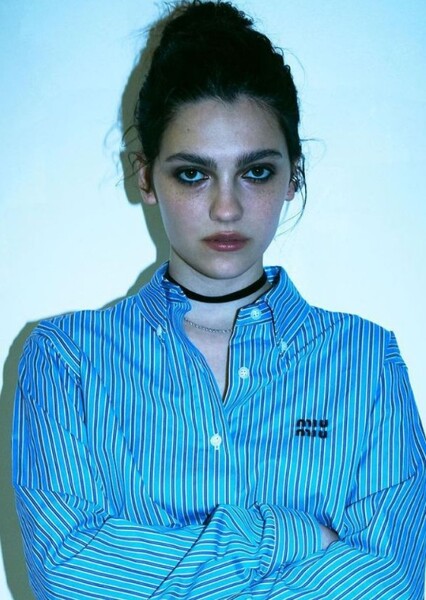 Emily Carey photo