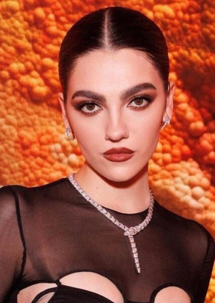 Emily Carey photo