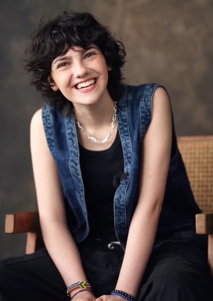 Emily Carey photo