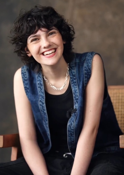 Emily Carey photo