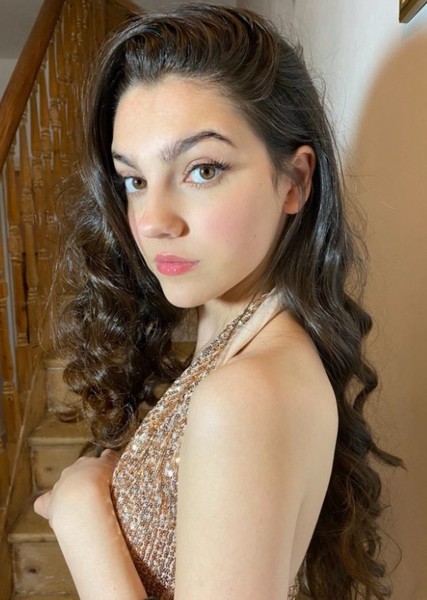 Emily Carey photo