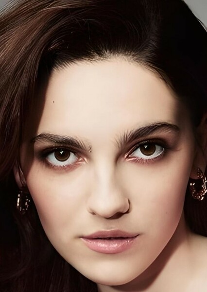Emily Carey photo