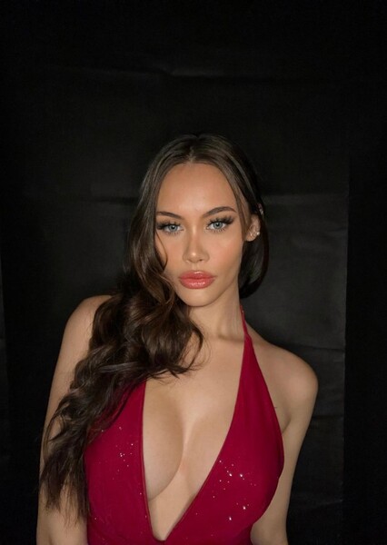 Emily Crestani photo