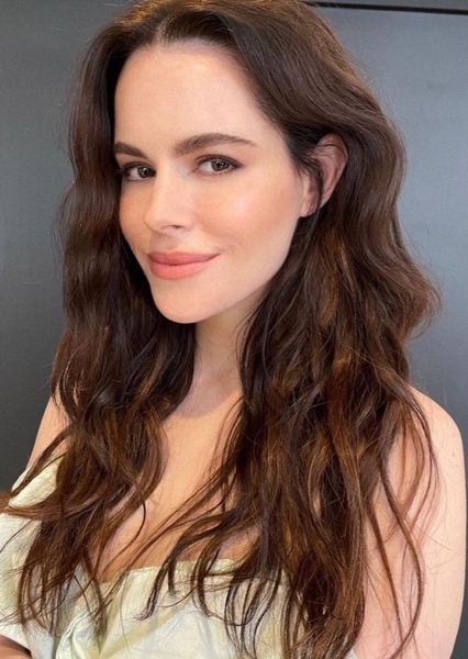 Emily Hampshire photo