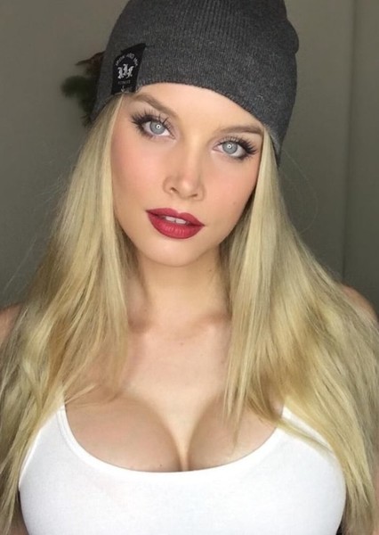 Emily Maddison photo
