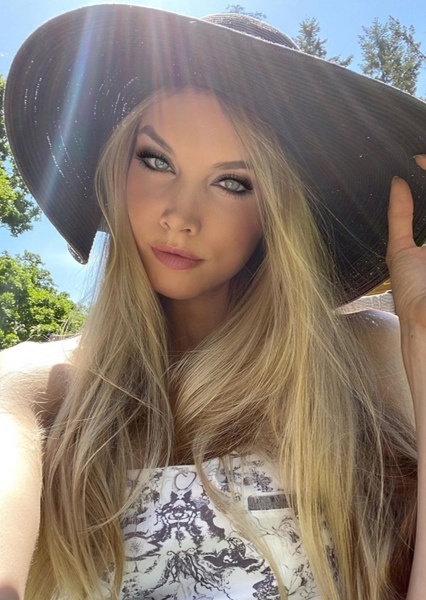 Emily Maddison photo