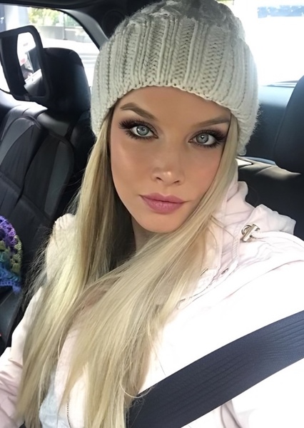 Emily Maddison photo