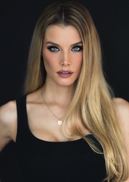 Emily Maddison photo