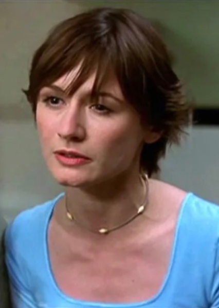 Emily Mortimer photo
