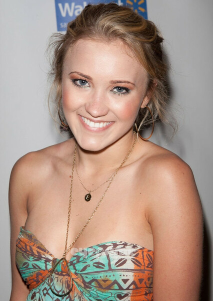Emily Osment photo