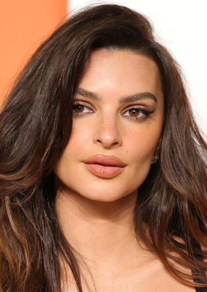 Emily Ratajkowski photo