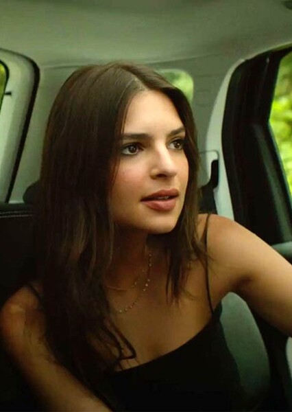 Emily Ratajkowski photo