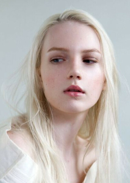 Emily Ruhl photo