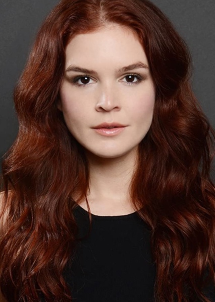 Emily Tyra photo