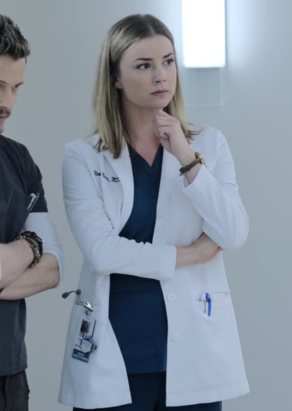 Emily VanCamp