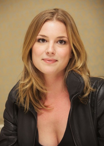 Emily VanCamp photo