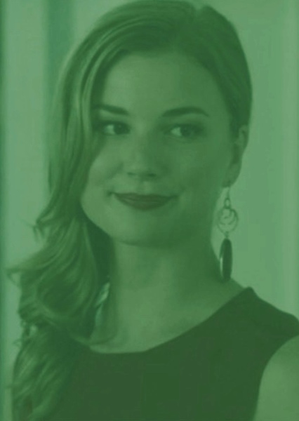 Emily VanCamp photo