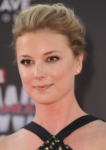 Emily VanCamp photo