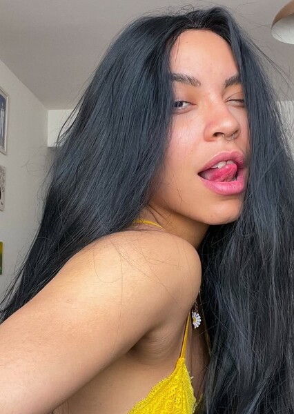 Emma Araujo photo