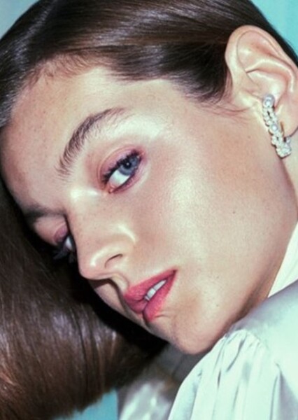 Emma Corrin photo
