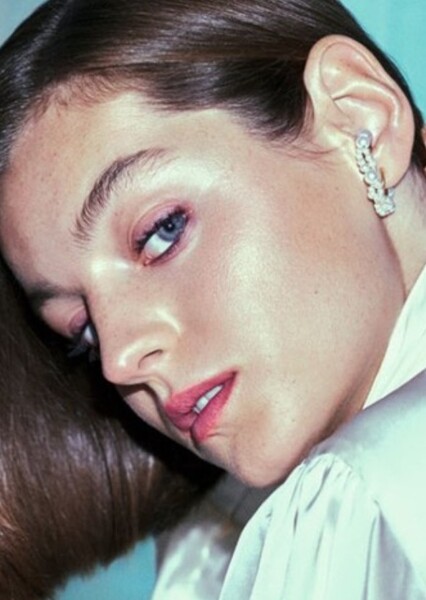Emma Corrin photo