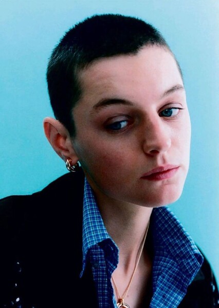 Emma Corrin photo