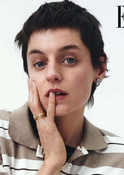 Emma Corrin photo