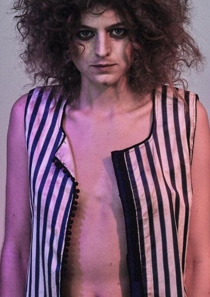 Emma Corrin photo