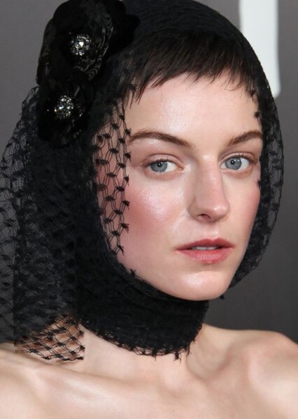 Emma Corrin photo