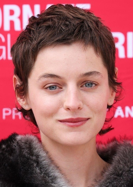 Emma Corrin photo