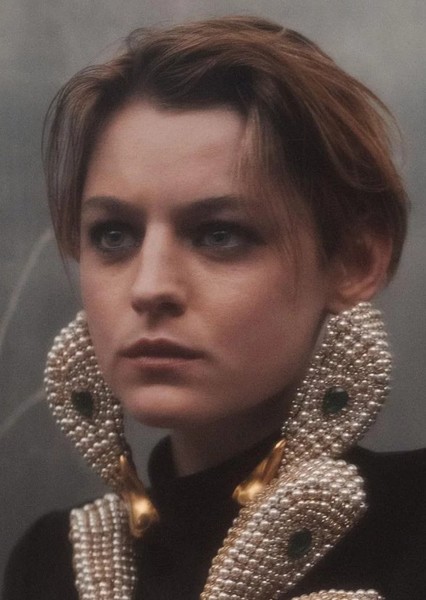 Emma Corrin photo