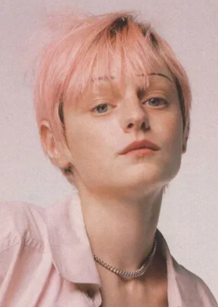 Emma Corrin photo