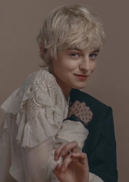 Emma Corrin photo
